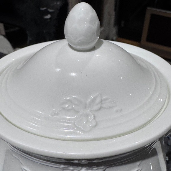 🫖 Vintage Elegant Villeroy and Boch Fiori White Porcelain Pot 🫖 - Picture 3 of 15